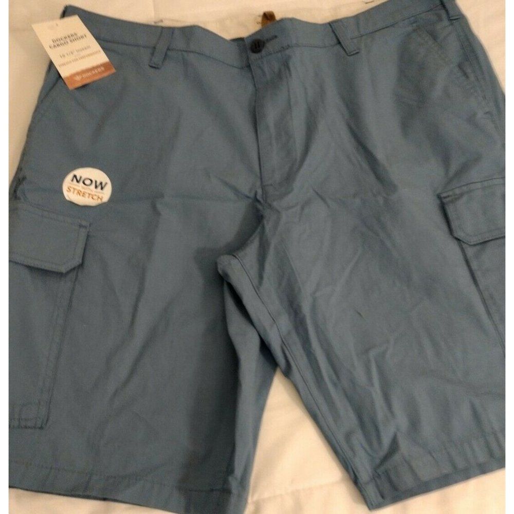 NEW Dockers Cargo Short Men’s 40 Blue NWT. Stretch Performance.